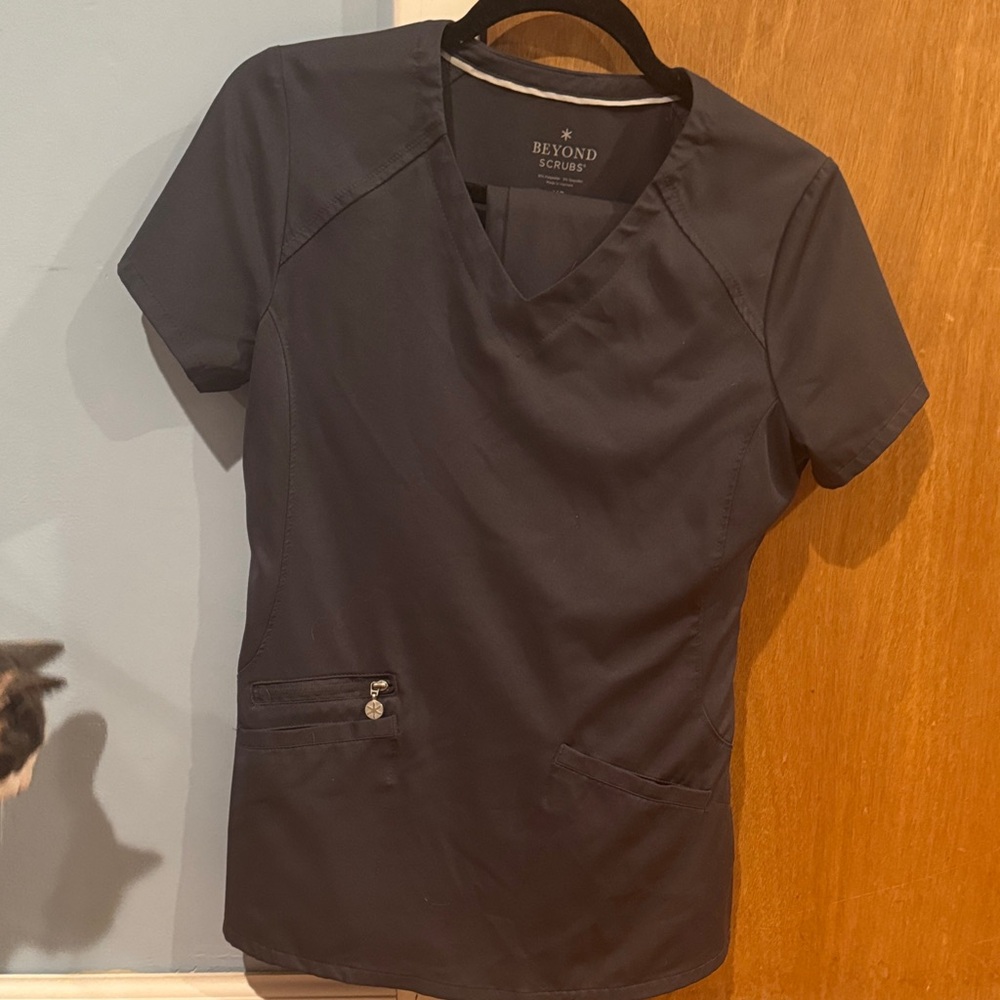 Women's Gray Scrub Set